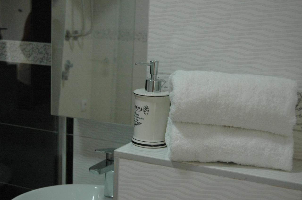 Apartamento Five Belgrado Exterior foto